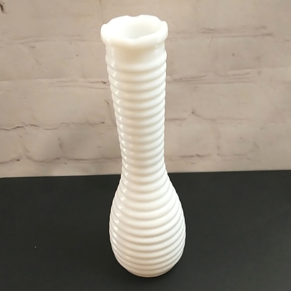 VINTAGE Randall Milk Glass Vase Ribbed 8.5" Tall - Picture 3 of 6